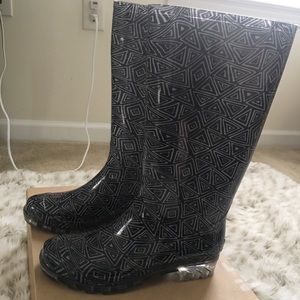 Toms rain boots size 7